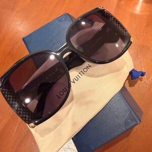 Louis Vuitton Black Monogram-Trim Oversized Square Sunglasses